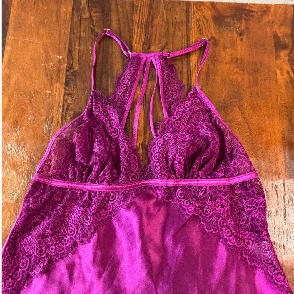In Bloom by‎ Jonquil Magenta Purple Satin Lace Trim Strappy Back Chemise S